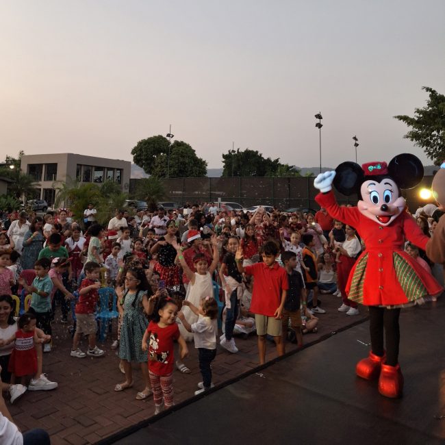 Encedido del árbol 2024